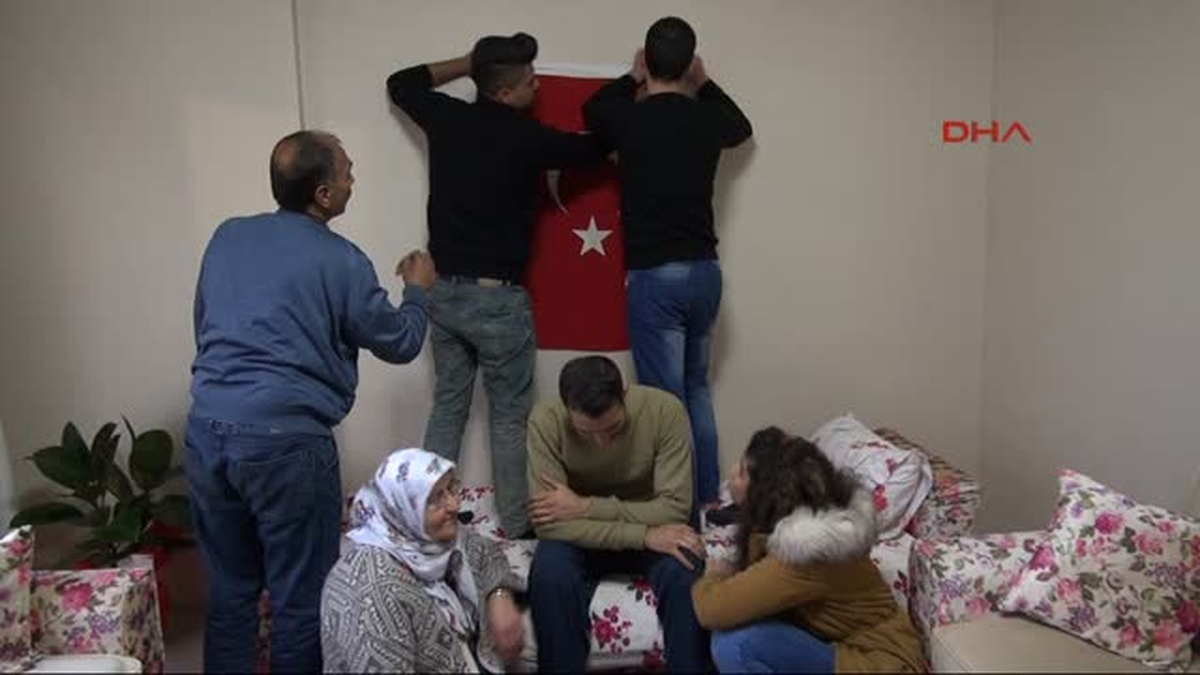 Adıyaman Fırat Kalkanı\'nda Yaralan Uzman Çavuş Baba Evine Getirildi