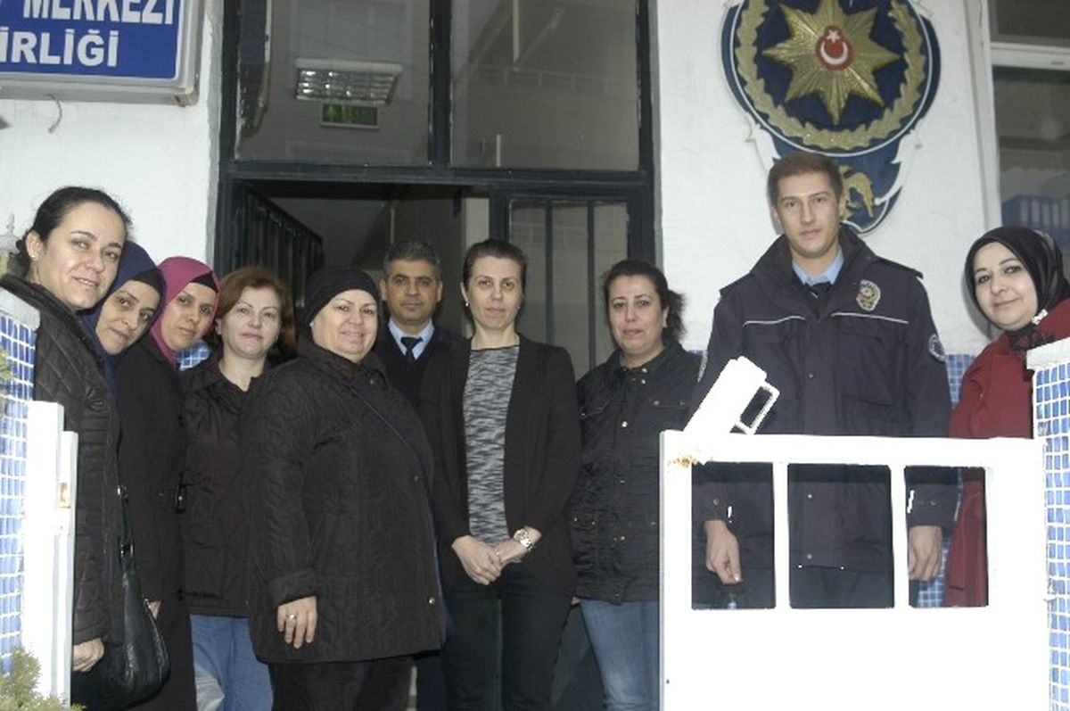 Ak Partili Kadınlardan Polis Teşkilatı\'na Başsağlığı Ziyareti