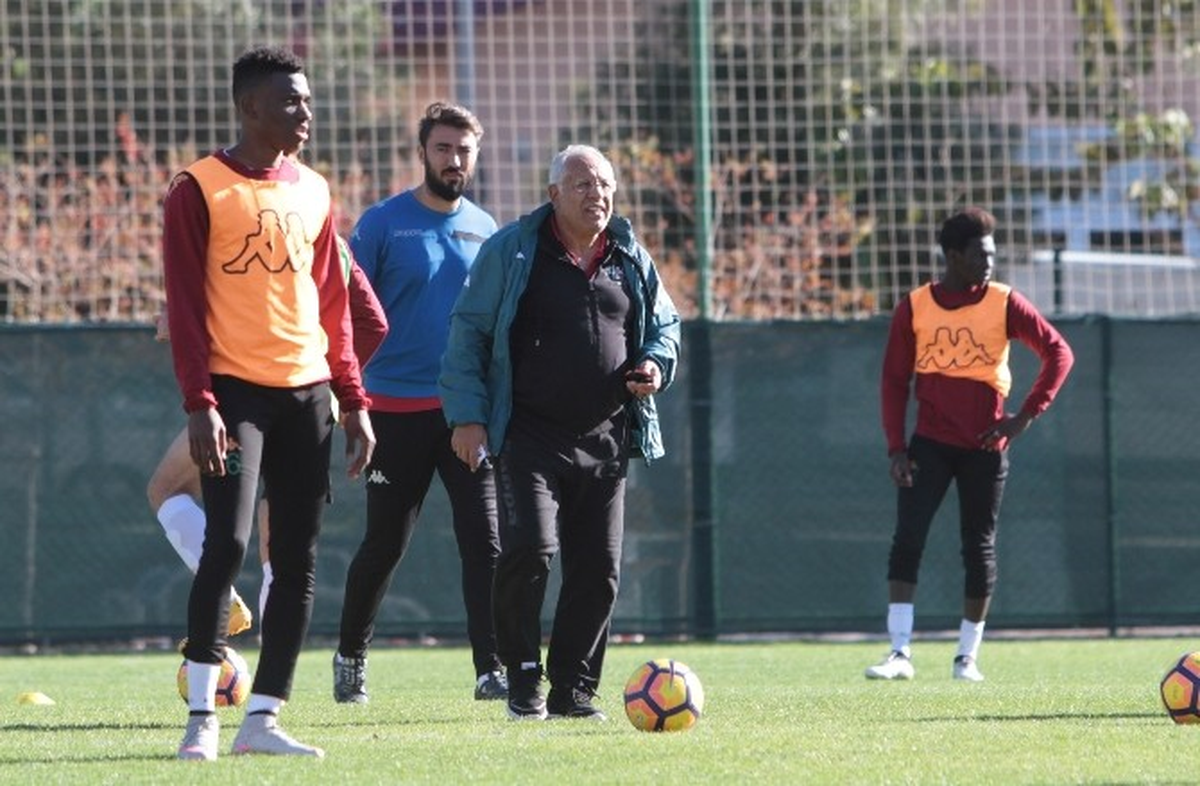 Akhisar Belediyespor, Aytemiz Alanyaspor\'un Konuğu