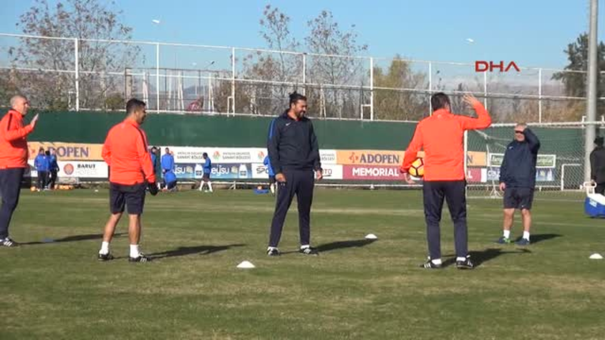Antalyaspor\'da Neşeli Antrenman