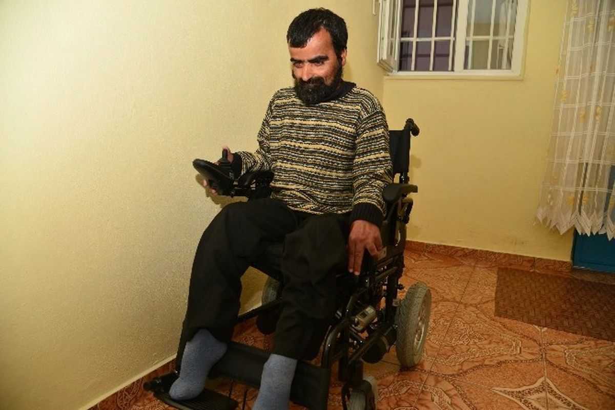 Atilla\'dan Engelli Vatandaşa Akülü Sandalye