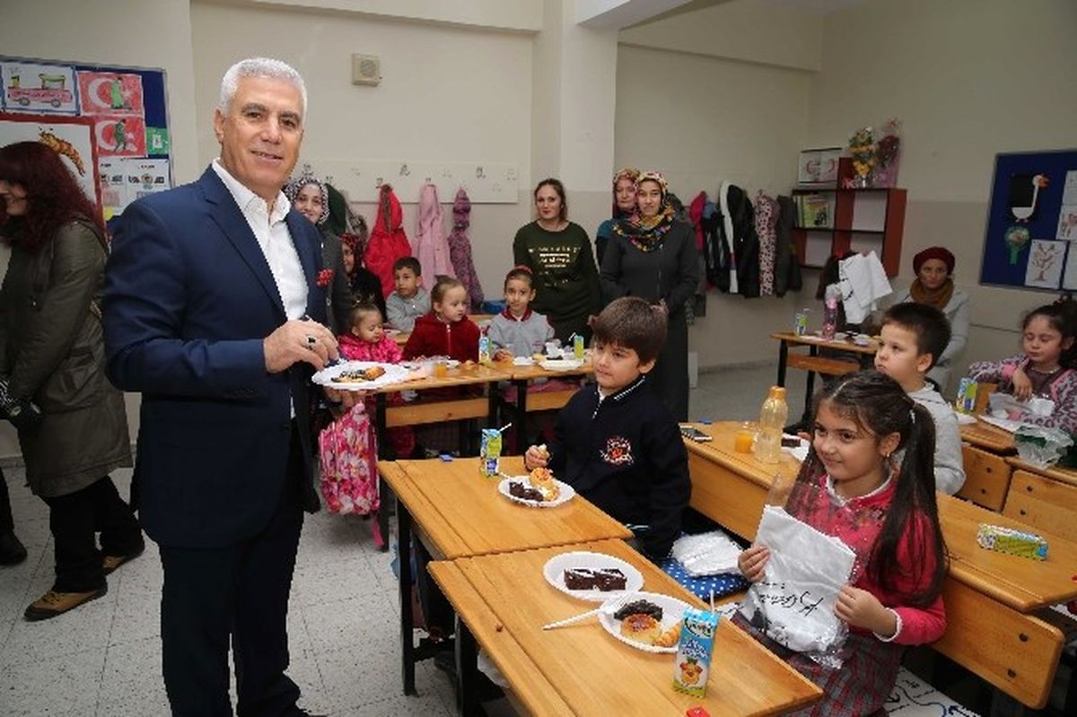 Başkan Burada Karavanı Nilüfer\'in 64 Mahallesini Gezdi