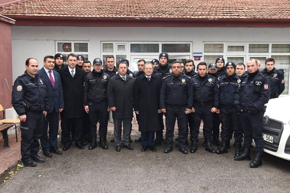 Başkan Uğur\'dan Çevik Kuvvete Moral Ziyareti