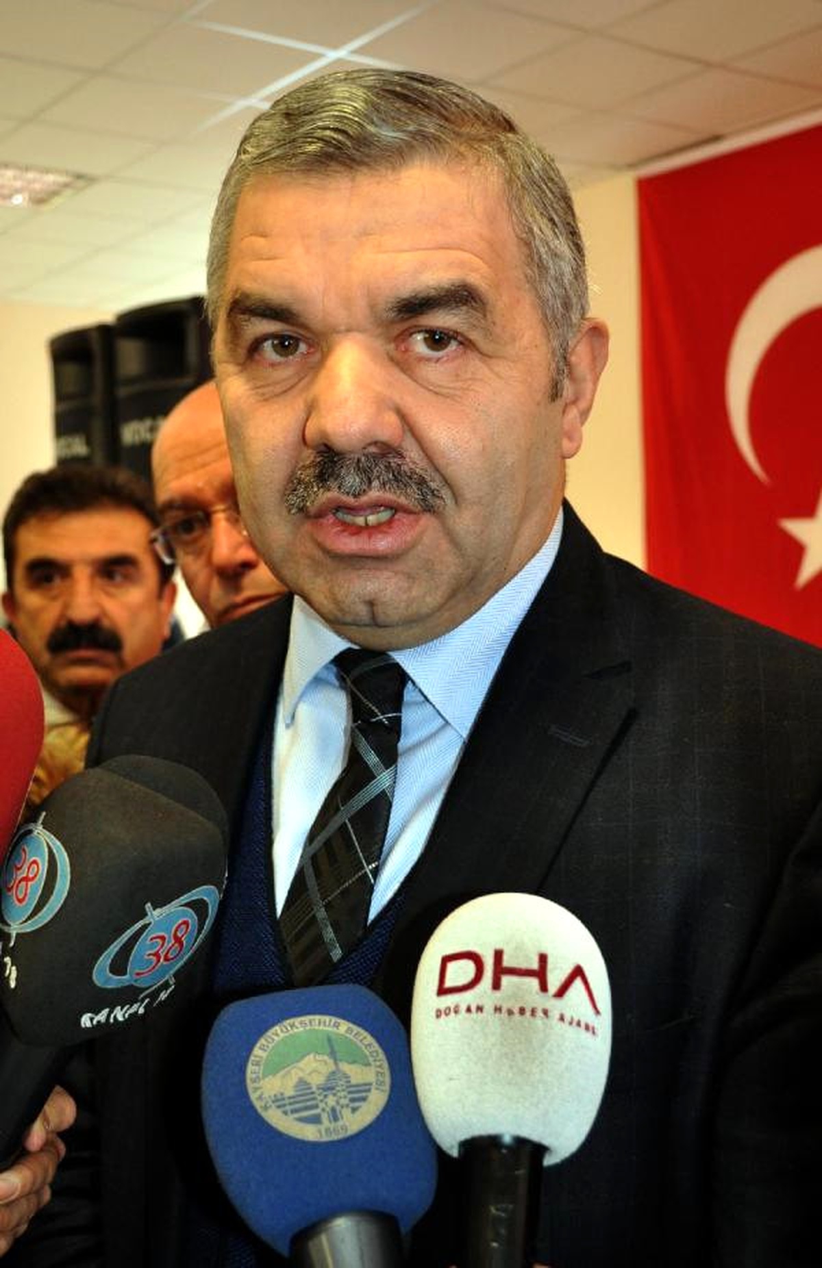 Belediye Başkan Çelik: "Kayserispor İçin Herkes Elini Taşın Altına Koymalı"