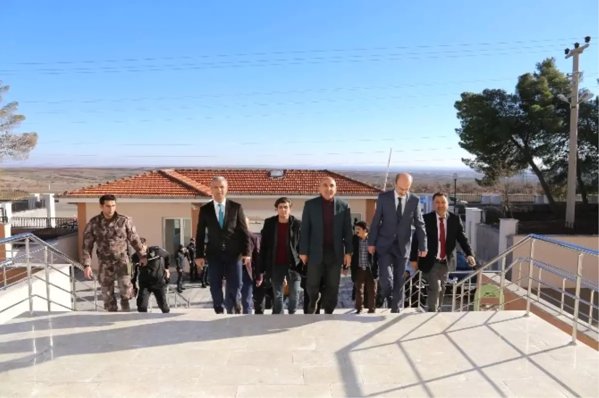 Belediye Başkanı Kara, Çevik Kuvvet Şube Müdürlüğü\'ne, Moral Ziyareti