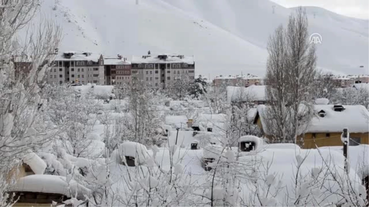 Bitlis\'te Kar Kalınlığı 1 Metreyi Aştı