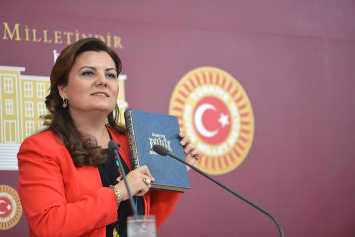 CHP\'li Fatma Kaplan Hürriyet : Kitabın Orjinali Meclis Kütüphanesi\'nden Çıktı