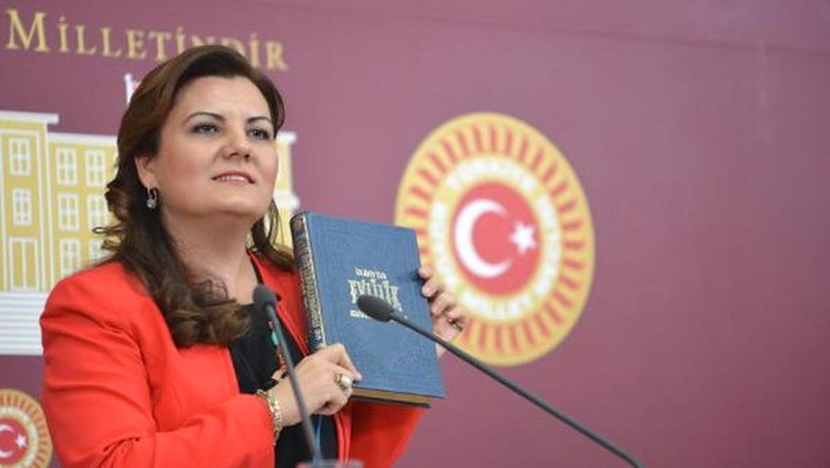 CHP\'li Fatma Kaplan Hürriyet : Kitabın Orjinali Meclis Kütüphanesi\'nden Çıktı (1)