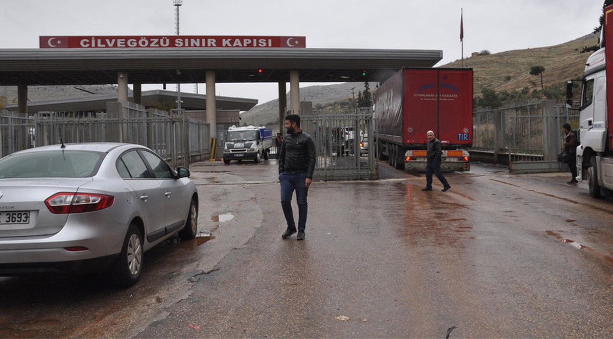 Cilvegözü Tır Çıkışlarına Kapatıldı, Halep\'ten Göç Bekleniyor (6)