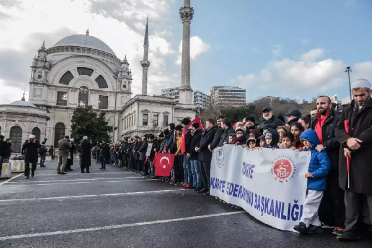 Cuma Namazı Sonrası Şehitler Tepesi\'nde Terörü Lanetlediler