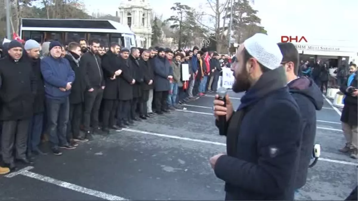 Cuma Namazı Sonrası Şehitler Tepesi\'nde Terörü Lanetlediler