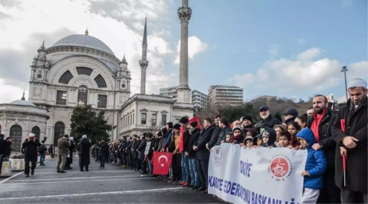 Cuma Namazı Sonrası Şehitler Tepesi\'nde Terörü Lanetlediler