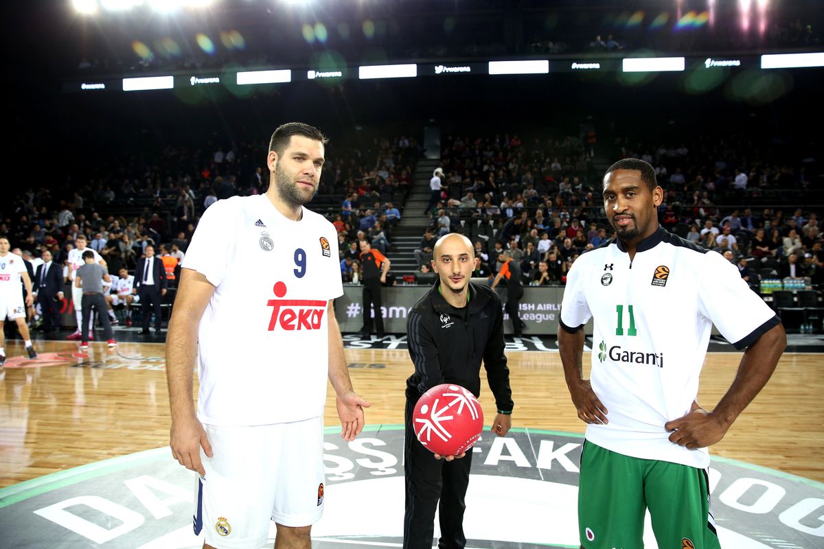Darüşşafaka Doğuş Maçında Basketler Minik Özel Sporcular İçindi