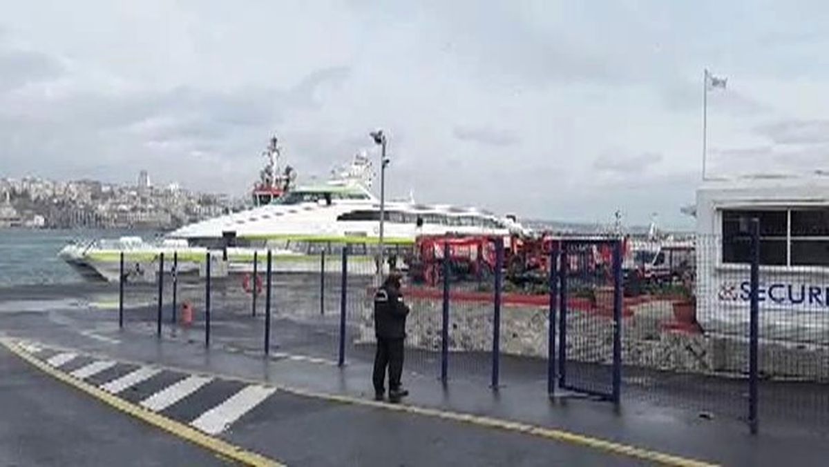 Deniz Otobüsü\'nde Yangın Çıktı (3))