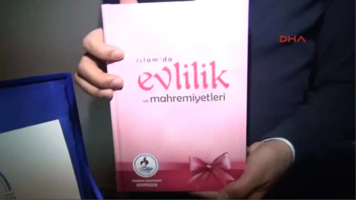 Denizli Belediyeden Yeni Evlenen Çiftlere Skandal Kitap