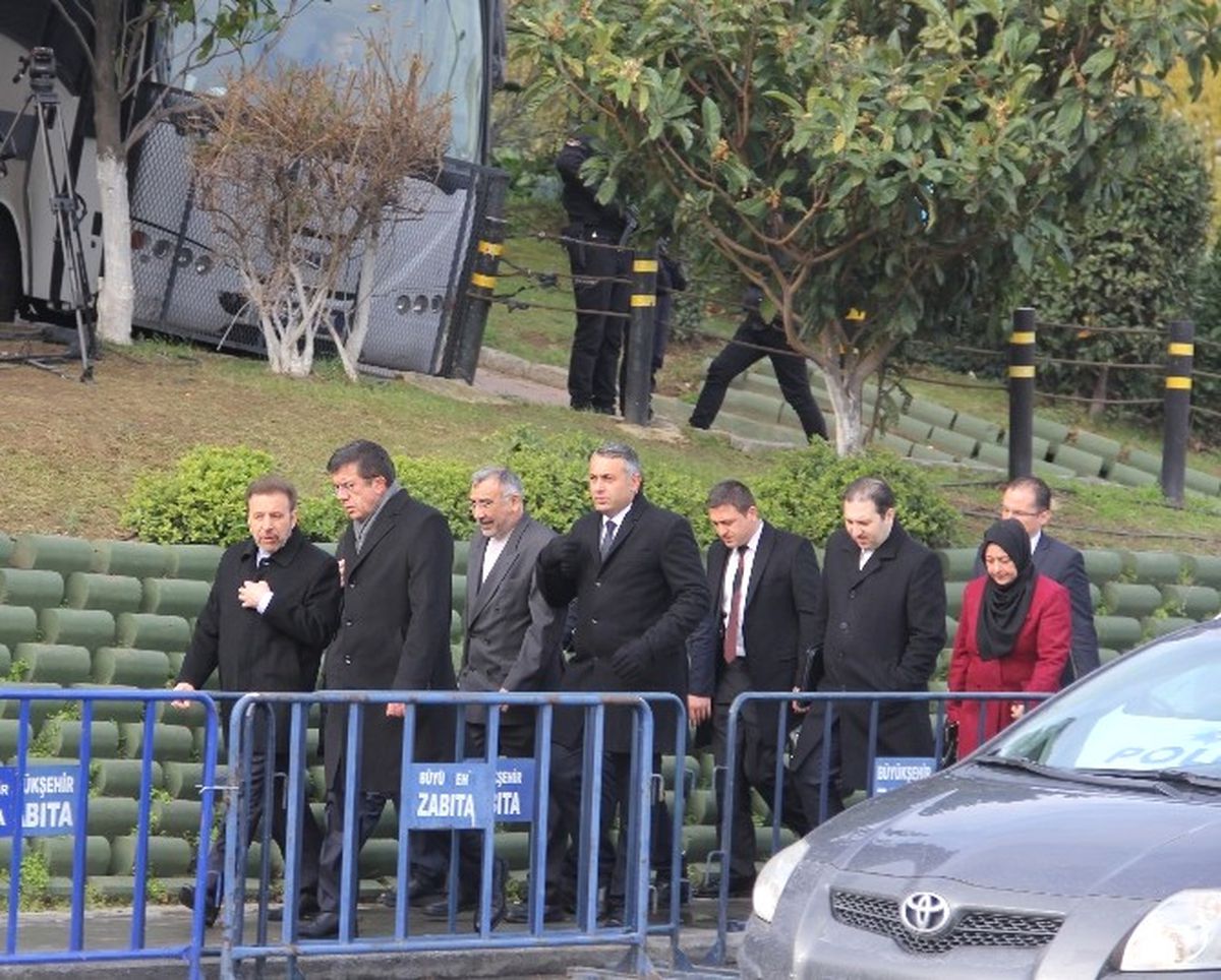 Ekonomi Bakanı Nihat Zeybekçi, İran İletişim ve Bilgi Teknolojileri Bakanı Vaizi ile Şehitler...