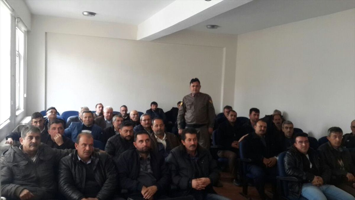 Emet\'te Öğrencilere ve Servis Şoförlerin Eğitim