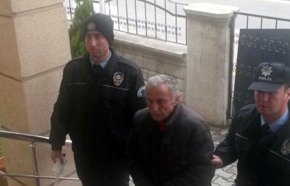 Ev Sahibini Bıçakla Tehdit Edip Tablet Bilgisayar Çaldı