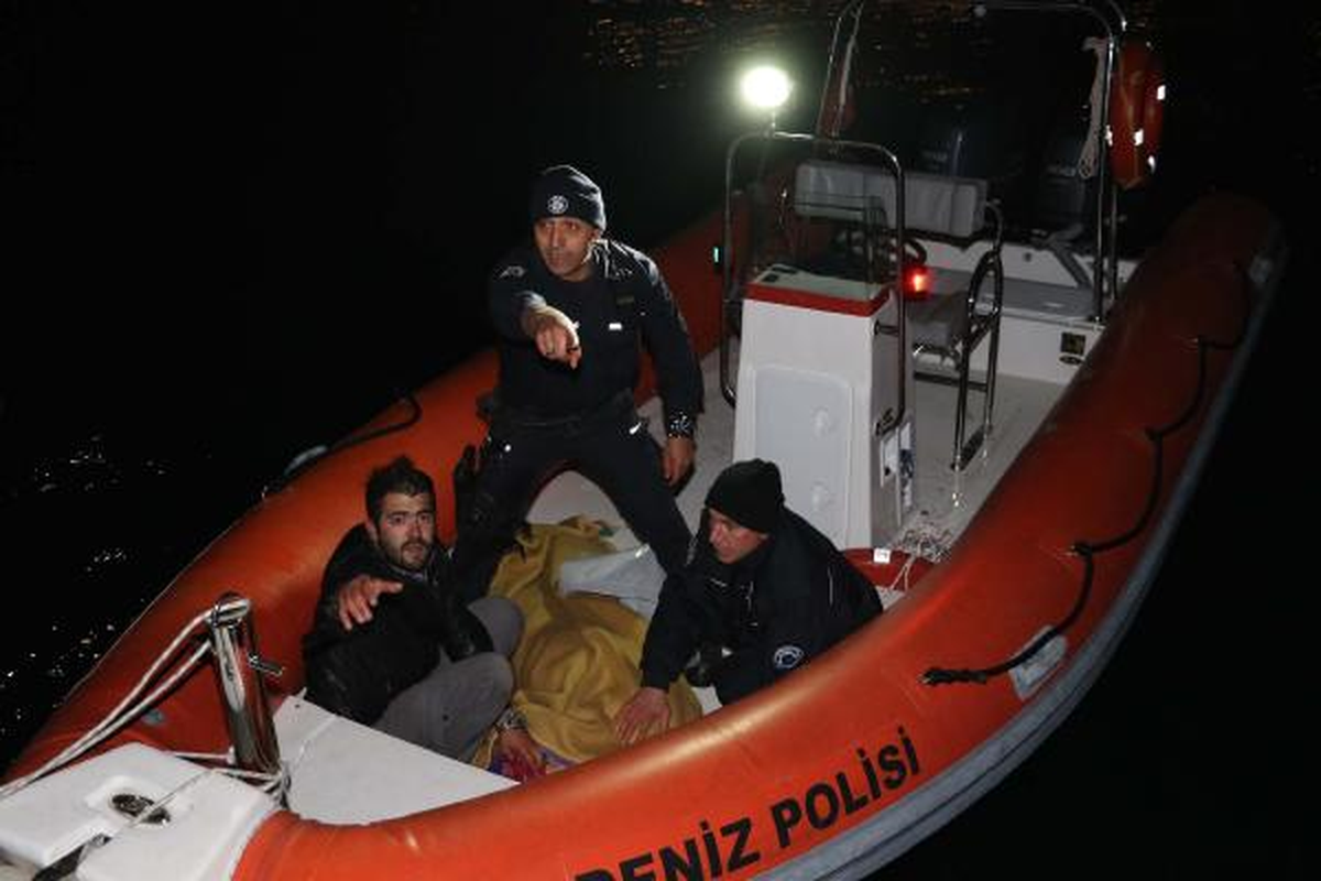 Falezlerden Düşen Kadını Polis Kurtardı