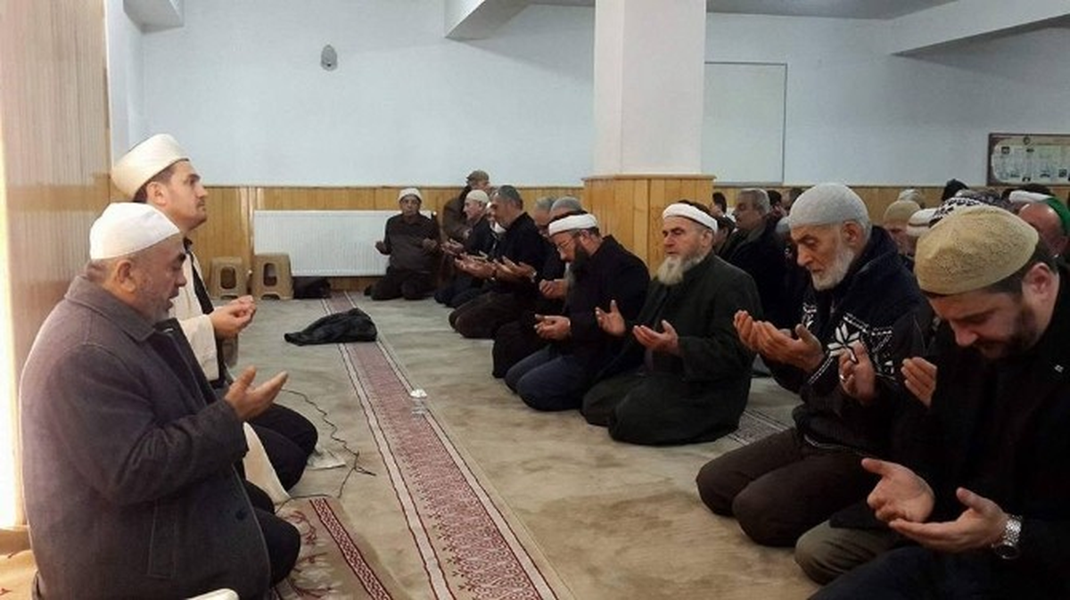 Fatsa\'da Seher Vakti Eller Halep İçin Semaya Kalktı