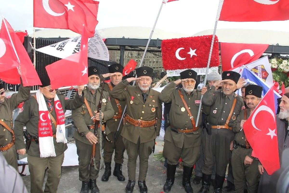 Gaziler Şehitler Tepesi\'nde