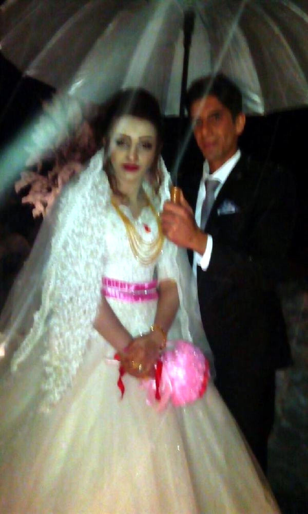 Gelin ve Damat, Kardan Kapanan Yolda Mahsur Kaldı