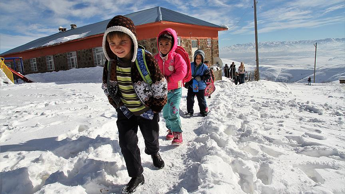 Giresun ve Rize\'de Eğitime Kar Engeli