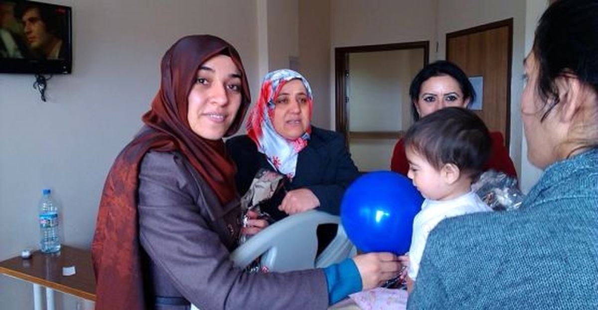 Hanımlardan Hastalara "Geçmiş Olsun" Ziyareti