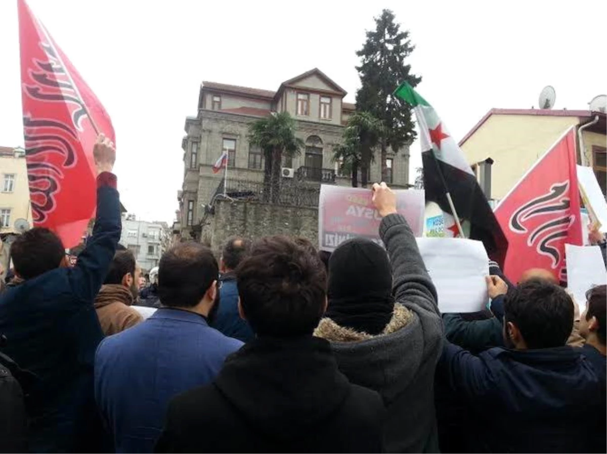İstanbul\'da İran Protestosu