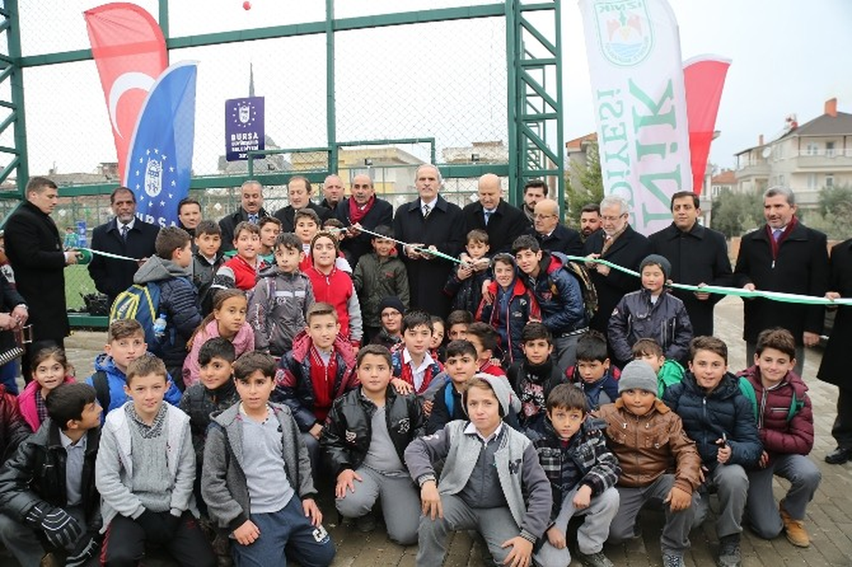 İznik\'e 3 Spor Sahası Birden