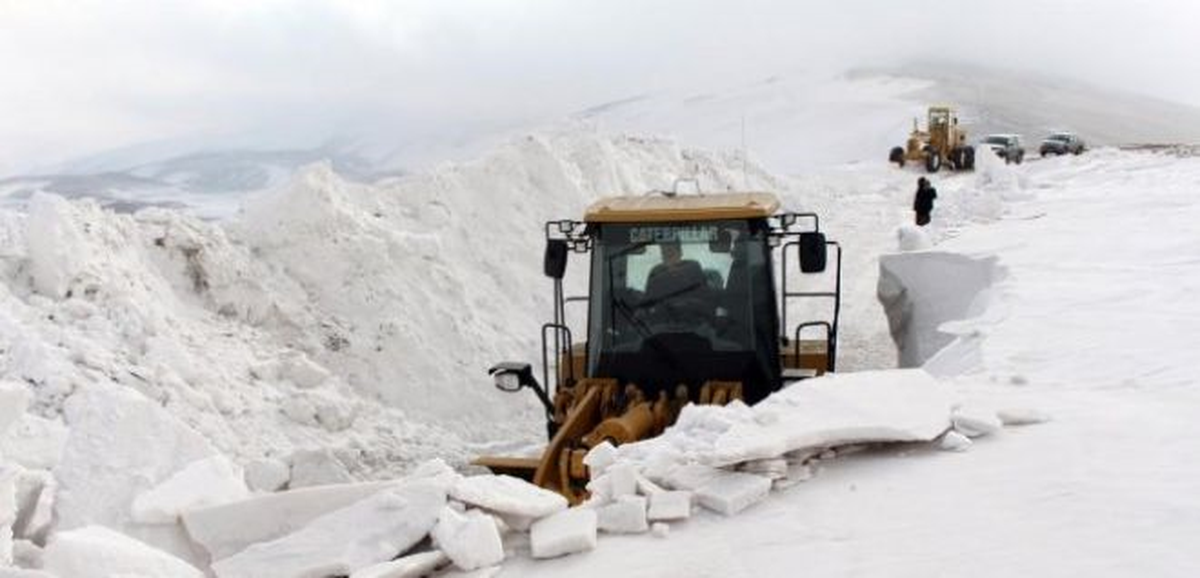 Karda Mahsur Kalan Öğretmenler Zor Anlar Yaşadı