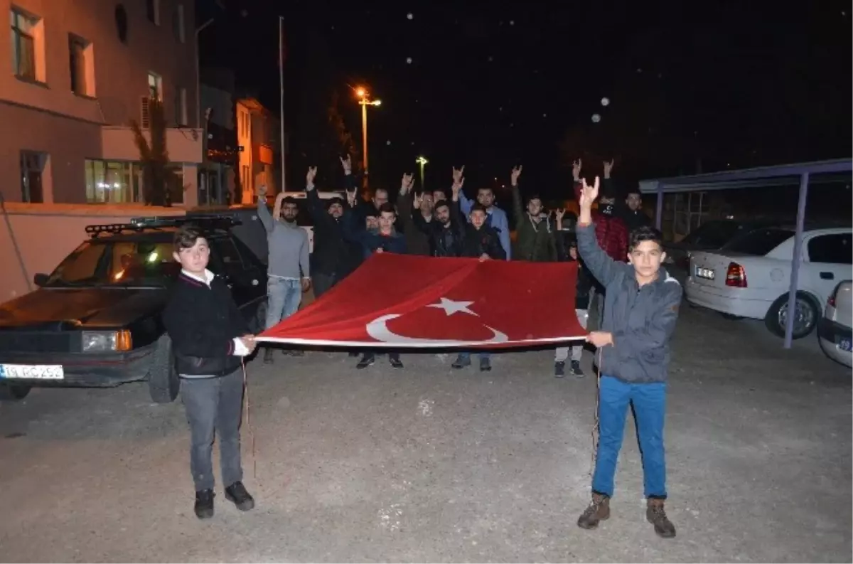 Kargı Ülkü Ocakları\'ndan "Polisimizin Yanındayız" Yürüyüşü
