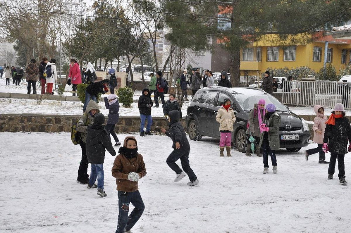 Kars\'ta Taşımalı Eğitime Kar Engeli