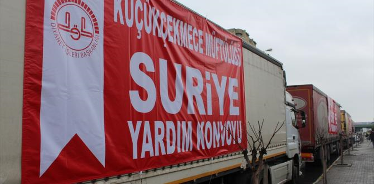 Küçükçekmece\'den Suriye\'ye 5 Tırlık Insani Yardım