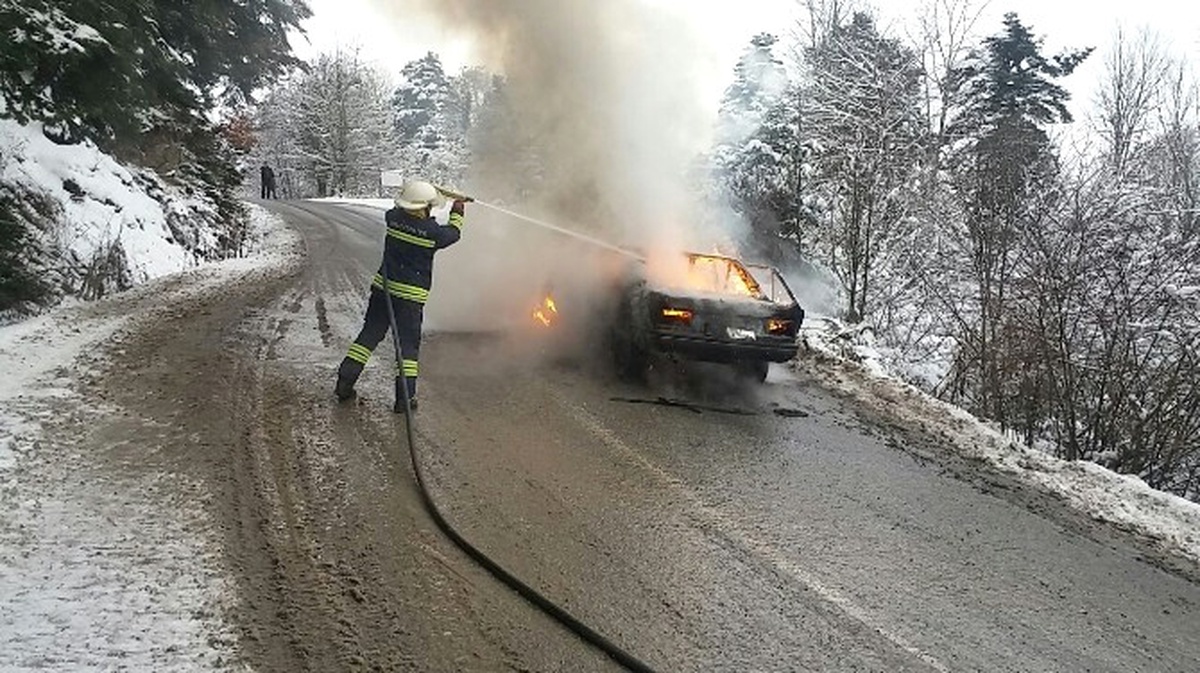 Lpg\'si Patlayan Otomobil Alev Alev Yandı