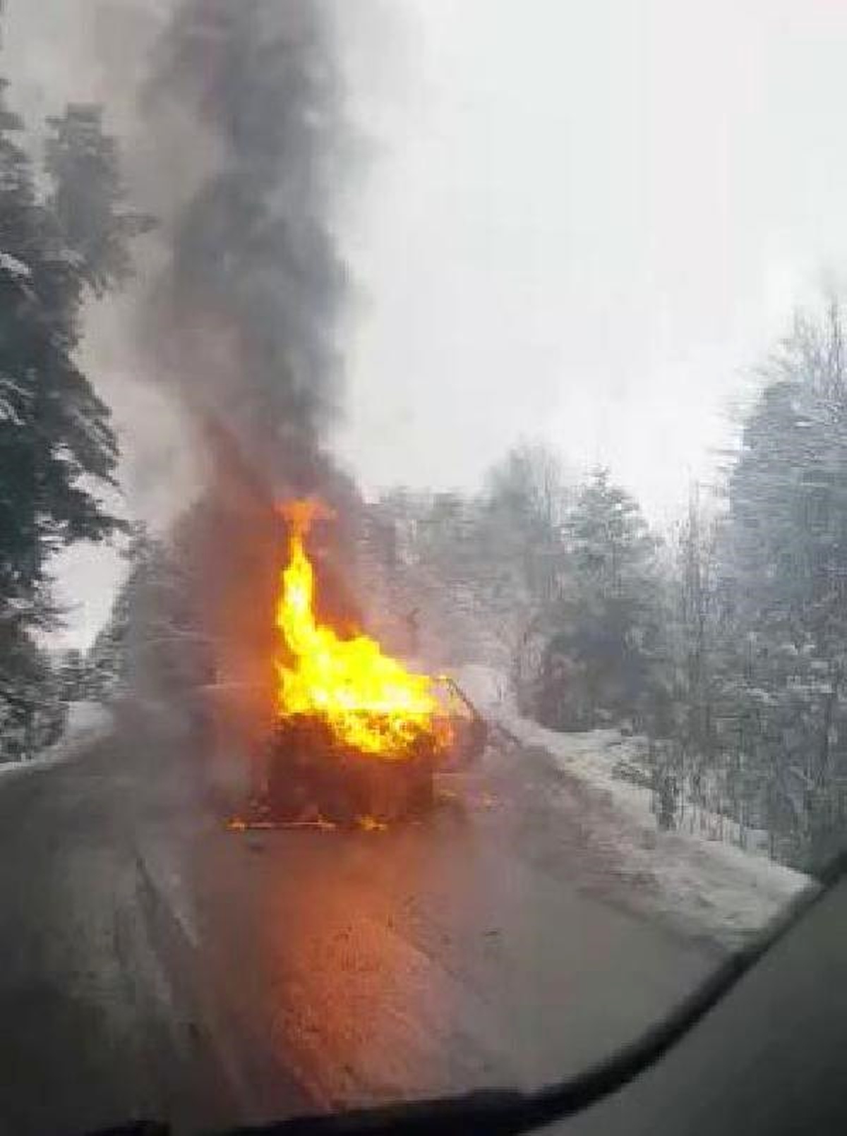 Lpg Tankı Patlayan Otomobil Alev Alev Yandı