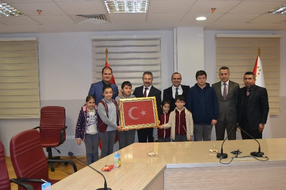 Mustafa Kemal Ortaokulu\'ndan Eskişehir İl Emniyet Müdürlüğü\'ne Taziye Ziyareti