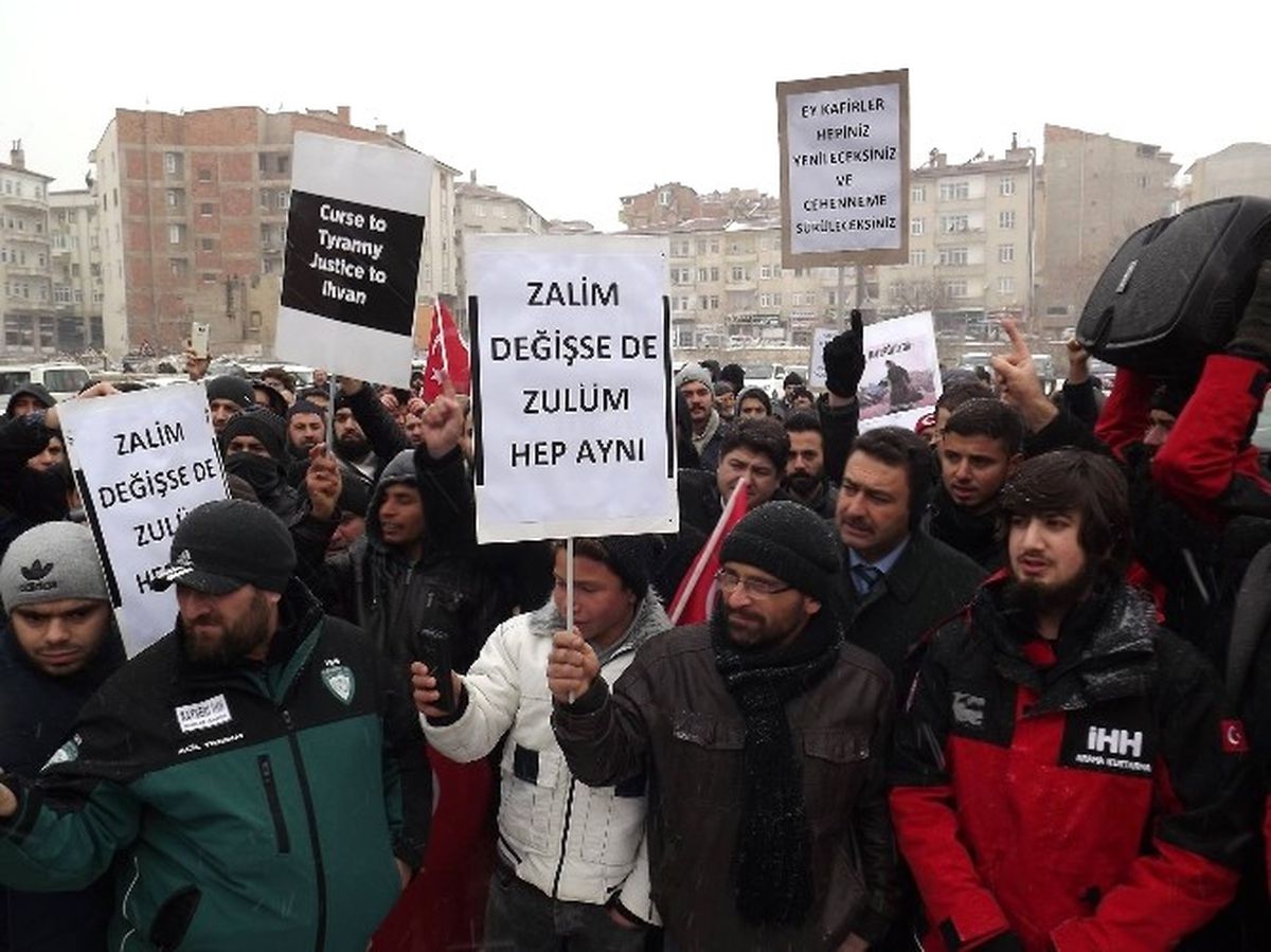 Niğde\'den Halep\'e 2 Yardım Tır\'ı Yola Çıktı