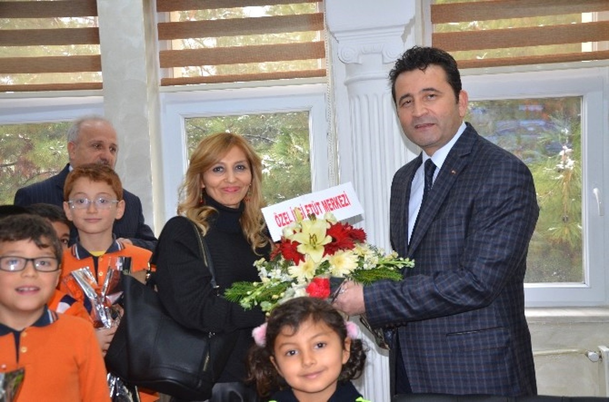 Öğrencilerden Emniyet Müdürü\'ne Taziye Ziyareti