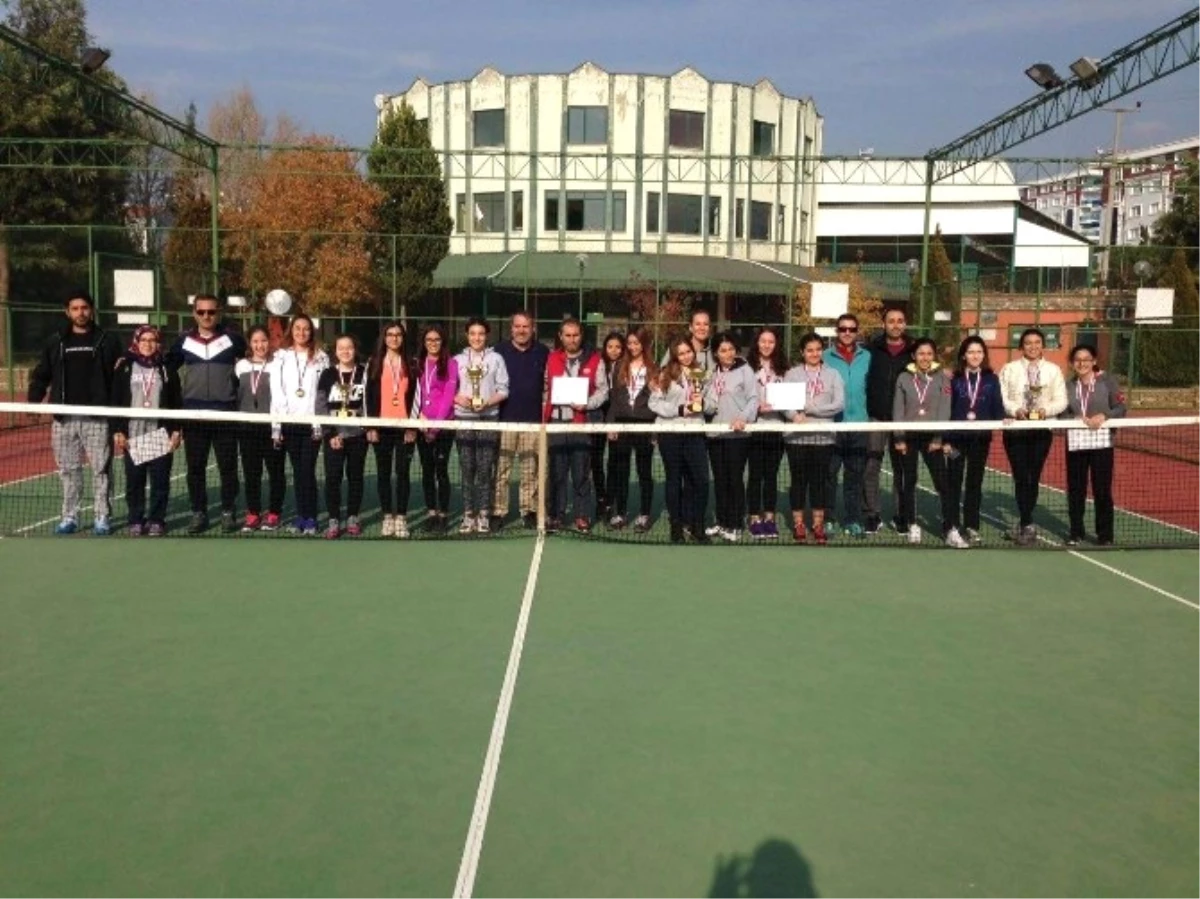 Okullar Arası Gençler Tenis İl Birinciliği Müsabakası Sona Erdi
