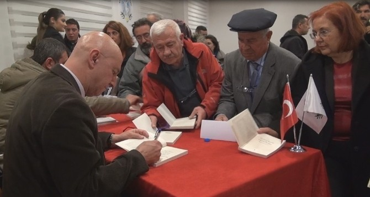 Orhan Kemal\'in Oğlu Efeler\'deki Edebiyat Tutkunlarına Babasını Anlattı