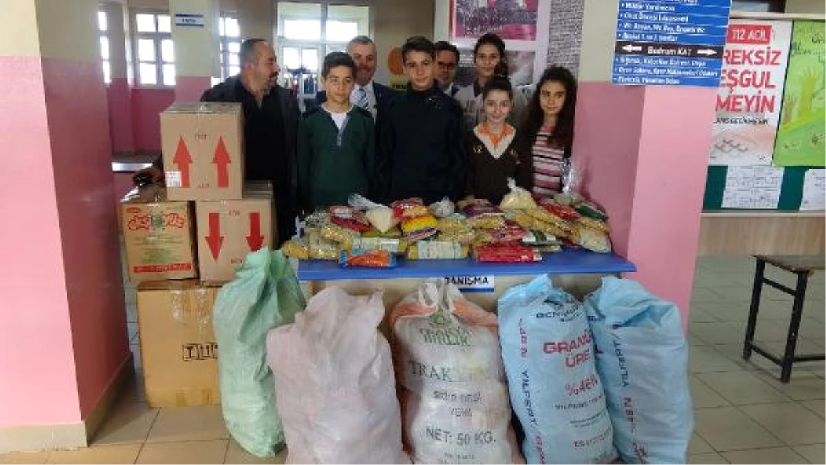 Ortaokul Öğrencileri, Halepli Çocuklar İçin Yardım Topladı