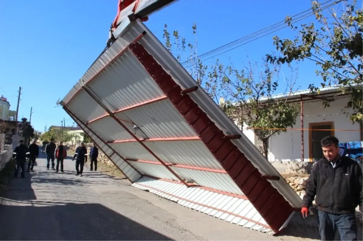 Silifke Belediyesi\'nden Fırtına Mağdurlarına Yardım