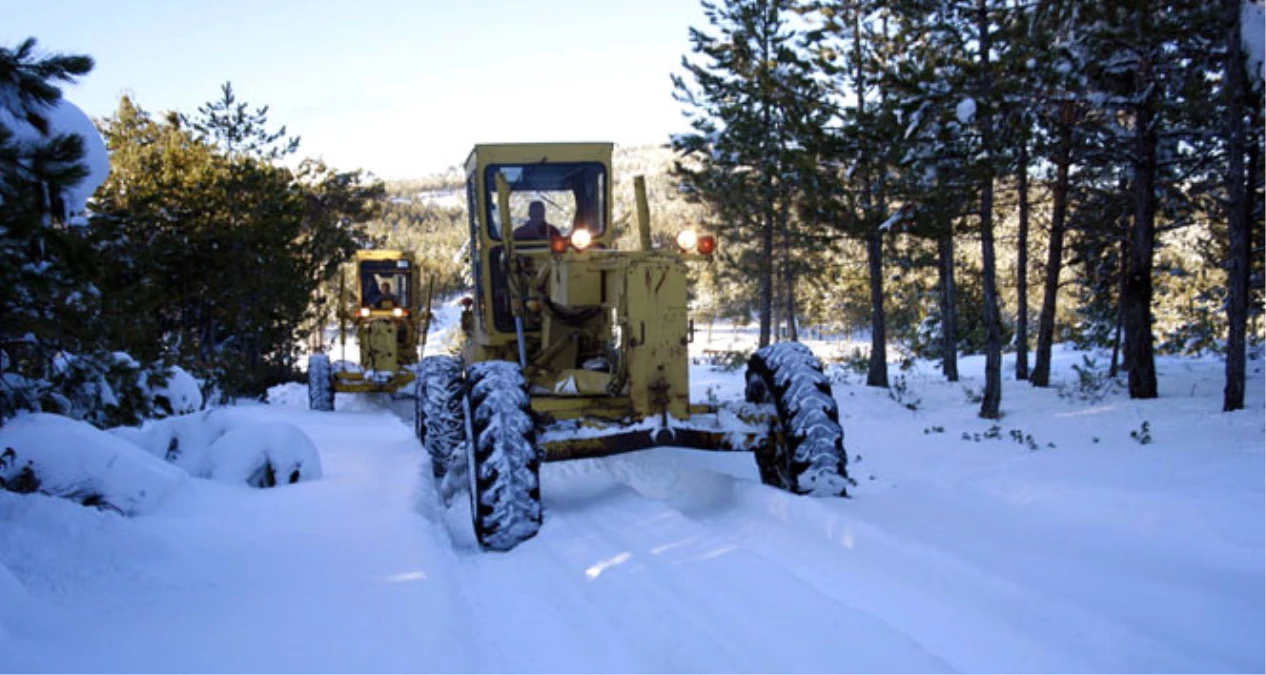 Silvan\'da Kar Nedeniyle 21 Köy Yolu Ulaşıma Kapandı