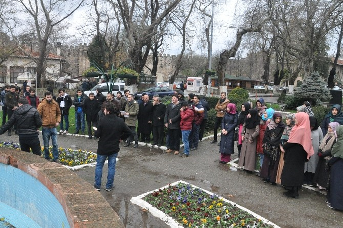 Sinop\'ta İlahiyat Öğrencilerinden Halep Protestosu