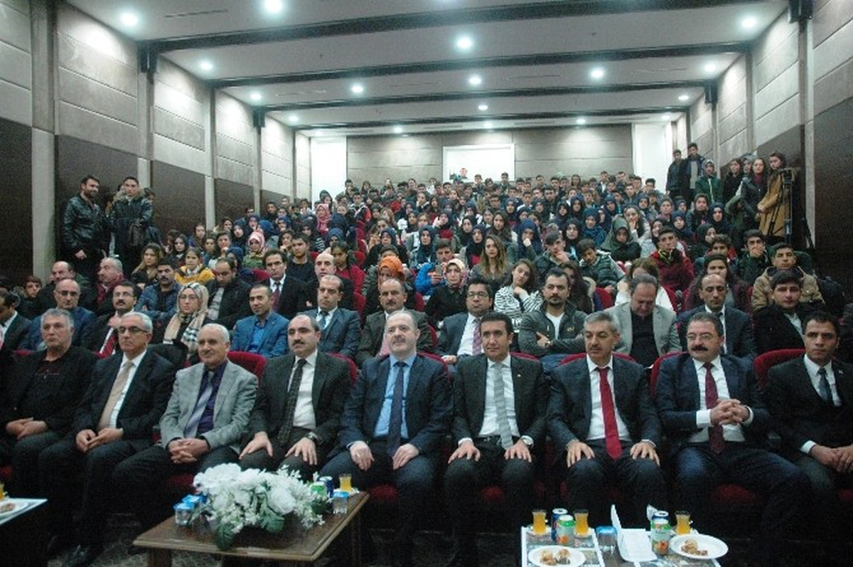 Tuşba\'da \'Liseler Arası Münazara\' Yarışması
