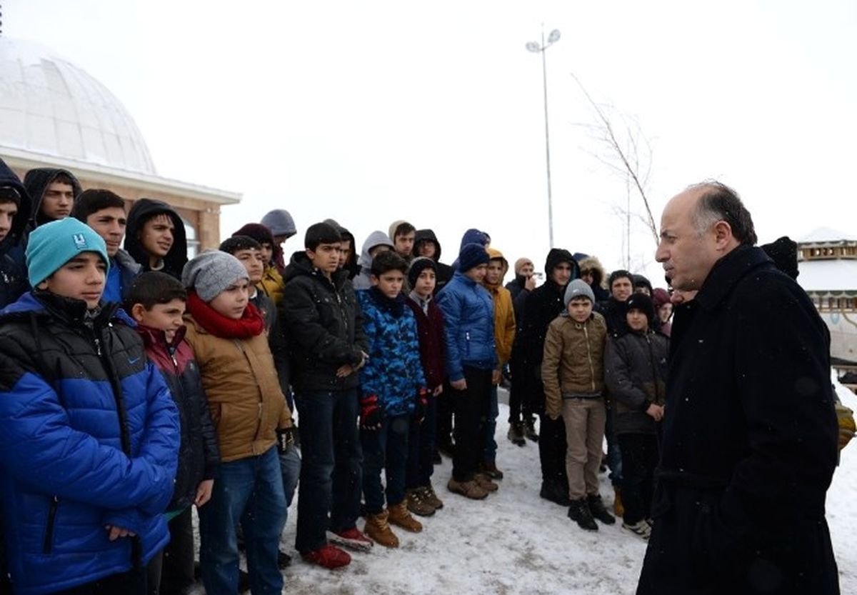 Vali Azizoğlu: "Bin Bir Hatimlerin Akan Gözyaşını Dindirmesini Diliyorum"