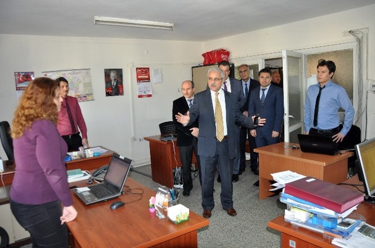 Vali Güvençer İl Halk Sağlığı Müdürlüğü\'nde