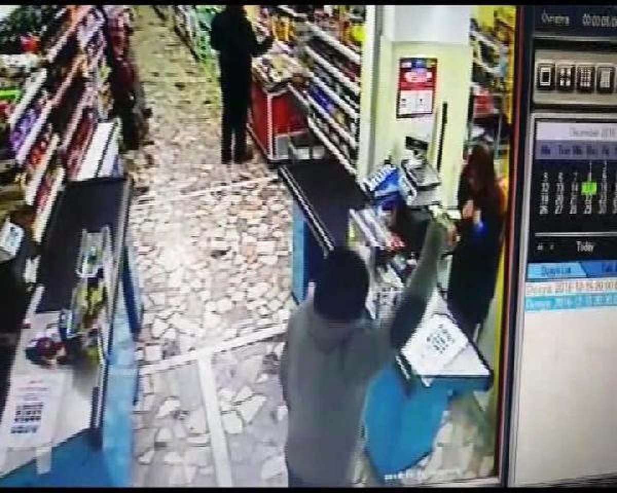 Yarım Saat Arayla İki Ayrı Marketi Soydu