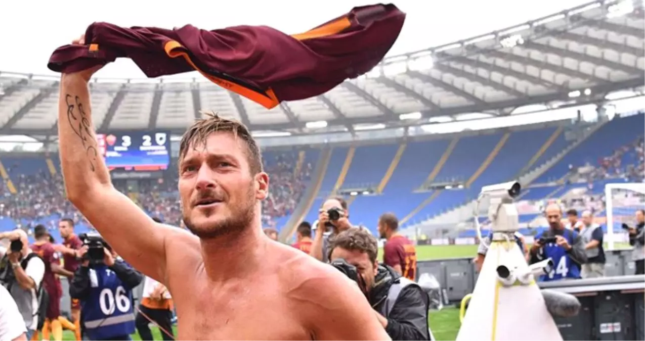 Yaşayan Efsane Totti: İki Aşkım Var, Roma ve Futbol. İkisiyle de Evliyim